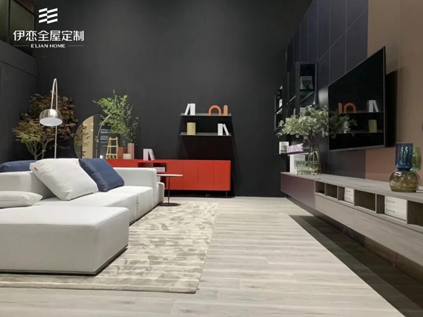 伊恋全屋定制新品震惊全场 引行人驻足