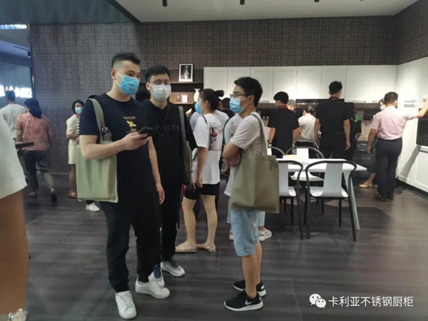 CANLiA卡利亚展厅再现人海 精彩继续不断