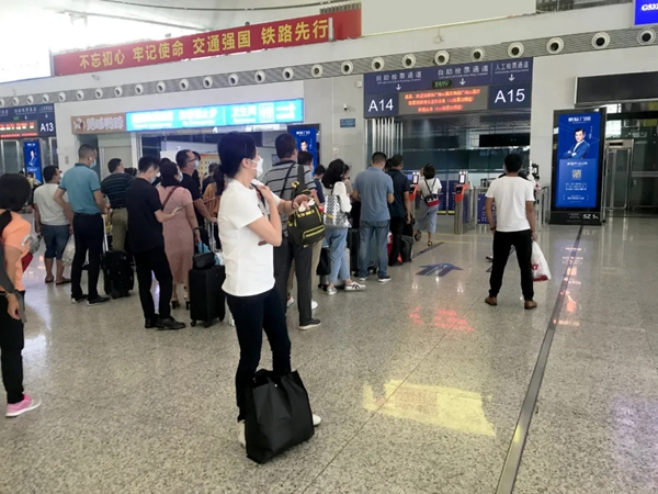 新标门窗再次霸屏高铁 彰显品牌实力