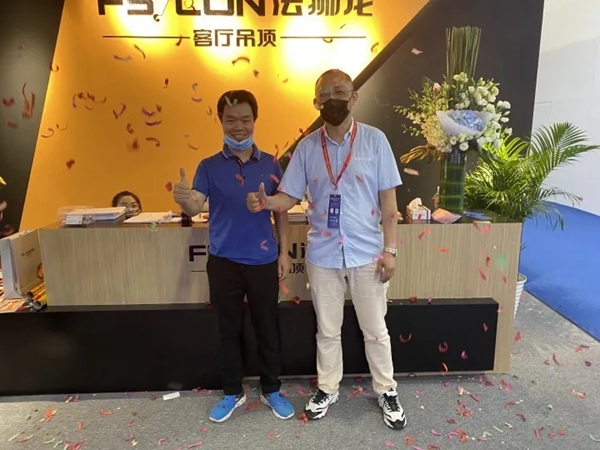 法狮龙时尚吊顶美学展馆获好评 洽谈客户络绎不绝 法狮龙时尚吊顶美学展馆获好评 洽谈客户络绎不绝