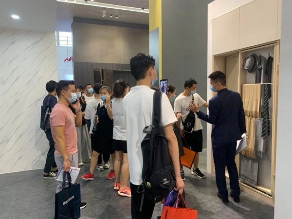 NOLA首次亮相中国建博会(广州),参展首日新零售模式引爆全场 NOLA首次亮相中国建博会(广州),参展首日新零售模式引爆全场