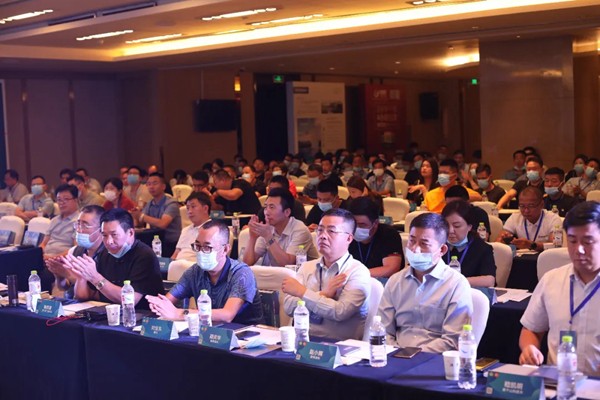迪峰机械副总经理谢清应邀出席2020年第七届中国门业定制家居GDCC峰会 迪峰机械副总经理谢清应邀出席2020年第七届中国门业定制家居GDCC峰会