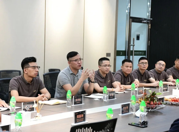 新豪轩门窗迎接居然之家副总裁张健一行考察交流