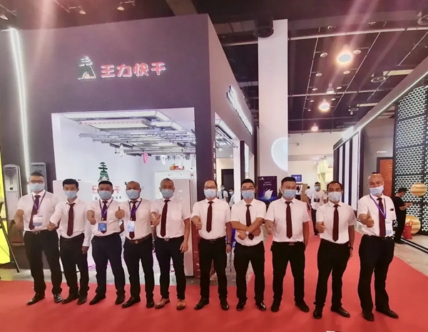 王力快干在中国（永康）门业博览会上喜签百万订单