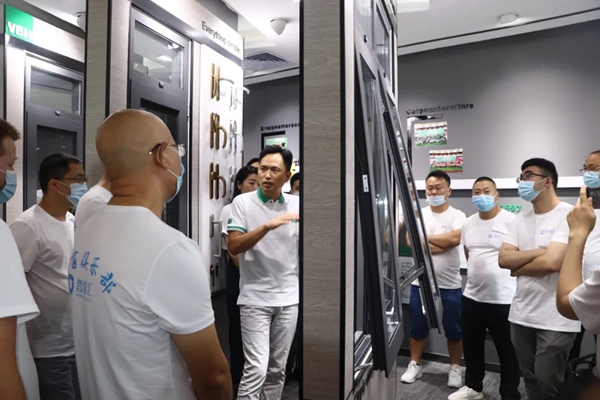 威必驰五金佛山营销中心迎来四川蓉窗汇俱乐部团队参观交流