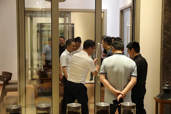 罗兰西尼系统门窗携手居然之家 强强联合共赢未来 罗兰西尼系统门窗携手居然之家 强强联合共赢未来