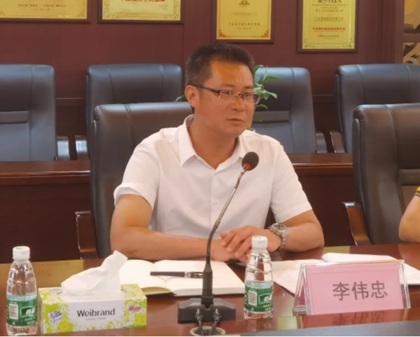 四会市市长李伟忠一行 莅临广东高登铝业集团参观指导