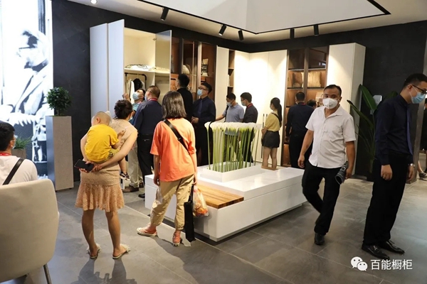 百能不锈钢家居潮流新品独具一格 引展馆观众围观
