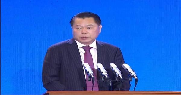 丁佐宏会长带领会员企业团队出席2020全国工商联主席高端峰会
