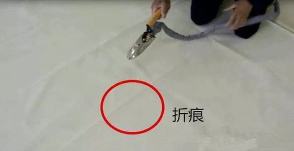 VISA高端定制软装品牌：如何轻松处理墙布褶皱问题？