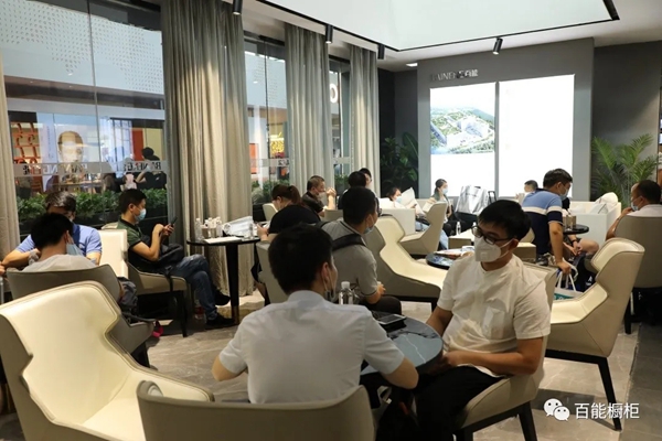 百能不锈钢家居潮流新品独具一格 引展馆观众围观