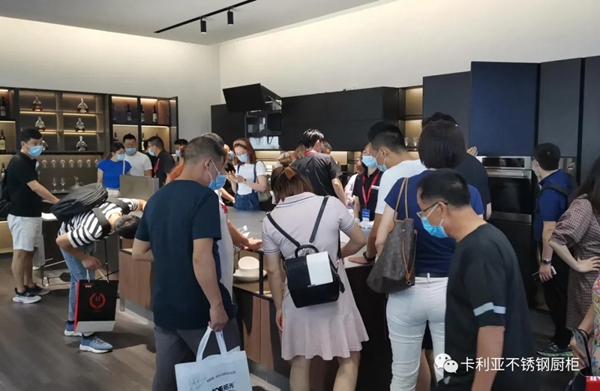 CANLiA卡利亚展馆热度不减 大批观展者簇拥而至
