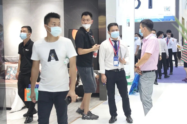 伊仕利家居展馆人潮涌动 “多彩”极简生活亮点十足