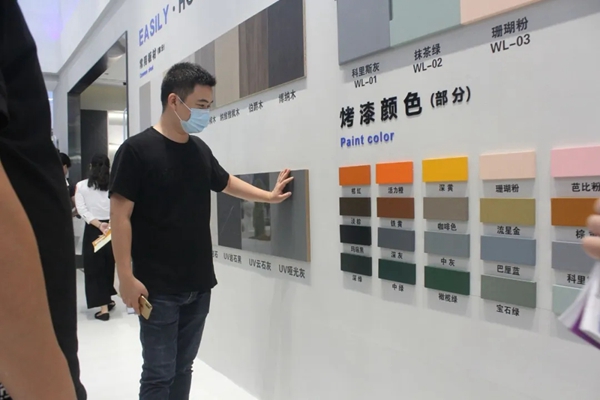 伊仕利家居展馆人潮涌动 “多彩”极简生活亮点十足
