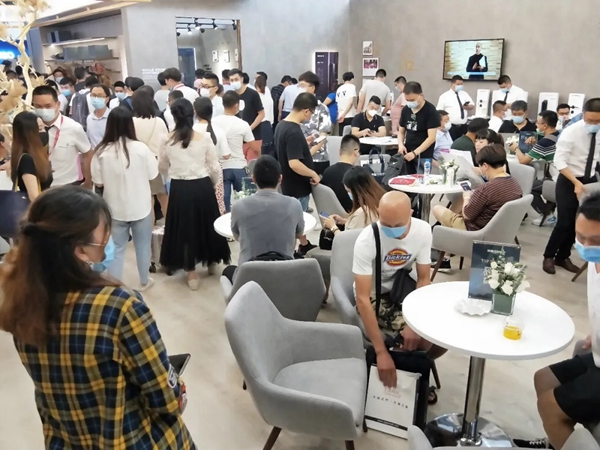 顶固全屋定制亮相建博会 开展即摘3项权威大奖