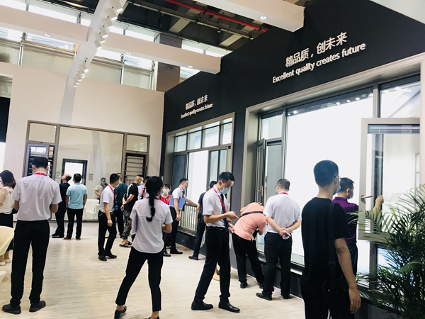 2020中国建博会(广州)丨帝奥斯门窗营销副总经理梁焕新:匠心十六载,解决门窗定制需求