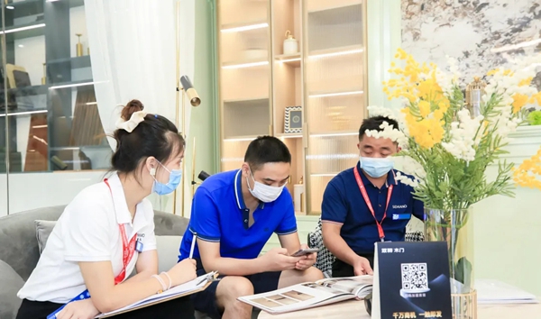 圣玛诺整木定制开展首日大放异彩 成为展会打卡圣地