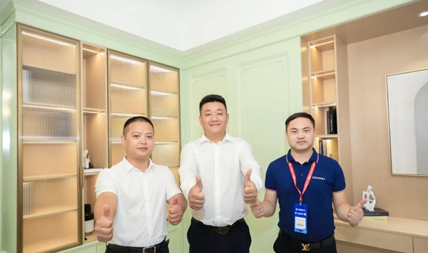 圣玛诺整木定制开展首日大放异彩 成为展会打卡圣地