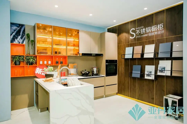 亚丹家居展馆带来诚意新品 建博会首日引爆人潮
