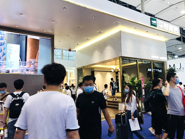 2020中国建博会(广州)丨华帝家居销售总监袁亮:严选+Design 享受高性价比家居产品