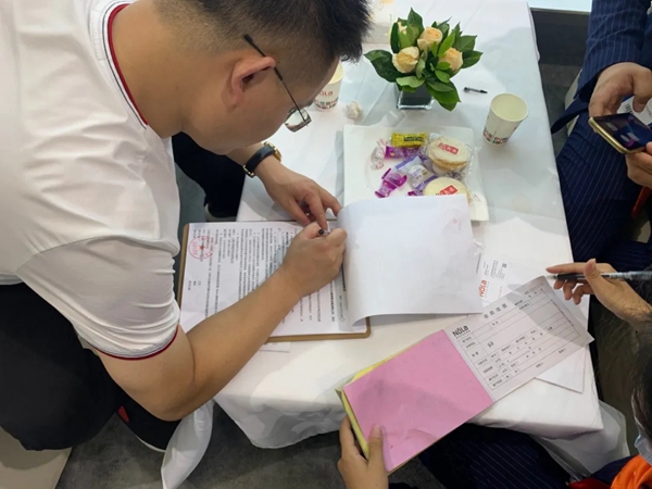 NOLA首次亮相中国建博会(广州),参展首日新零售模式引爆全场 NOLA首次亮相中国建博会(广州),参展首日新零售模式引爆全场