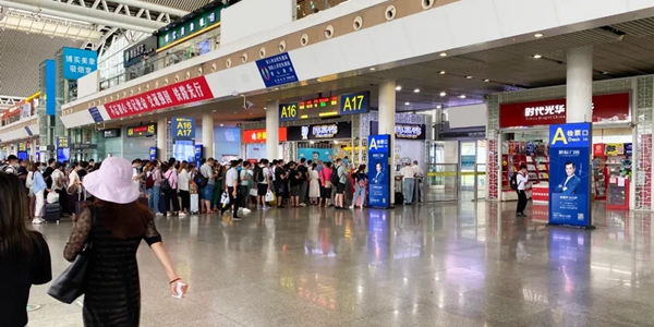 新标门窗再次霸屏高铁 彰显品牌实力