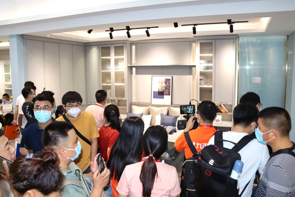 2020中国建博会（广州）丨90度家居营销中心总经理肖德文：瓷砖+橱柜+衣柜，一起配