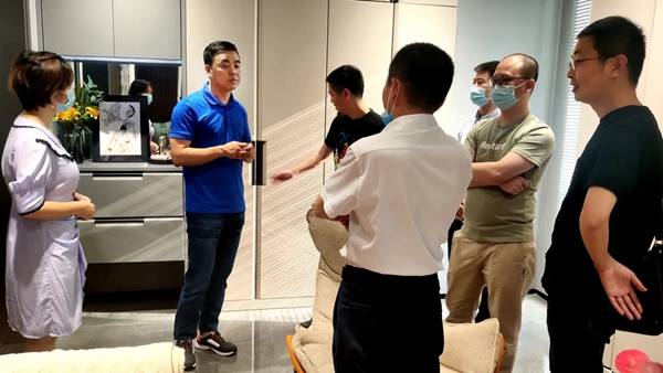 箭牌家居定制与广东省定制家居协会秘书长曾勇共商未来