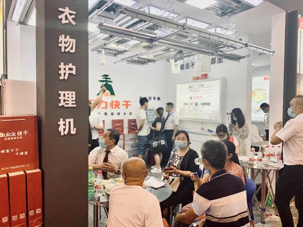 王力快干在中国（永康）门业博览会上喜签百万订单