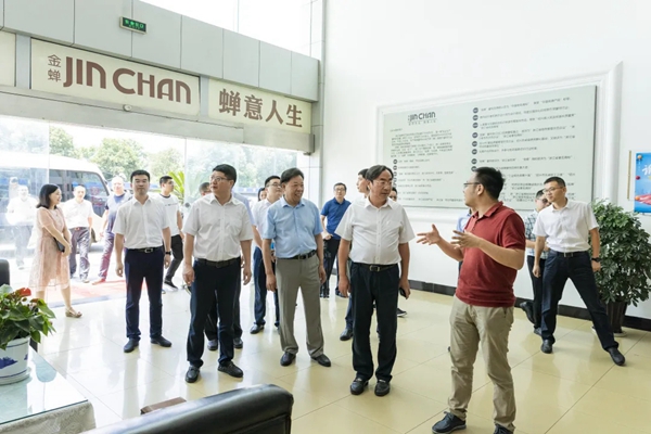 金蝉布艺迎接绍兴市市委书记马卫光等领导莅临考察调研