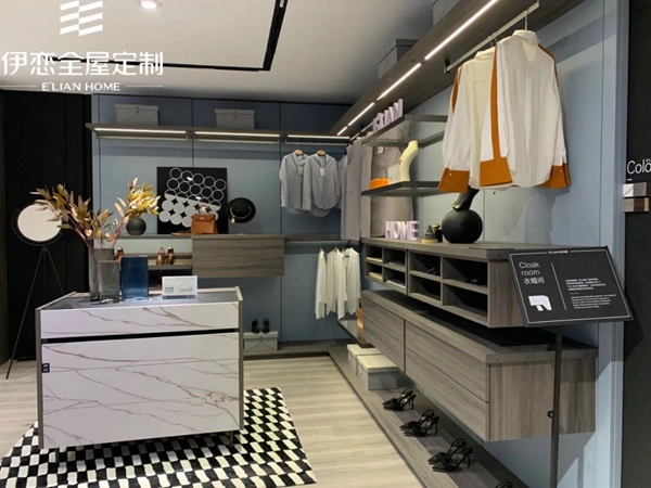 伊恋全屋定制新品震惊全场 引行人驻足