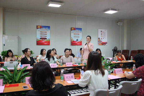 迪峰机械“ 庆七一座谈会”党建主题活动成功举办