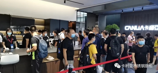 CANLiA卡利亚展厅再现人海 精彩继续不断