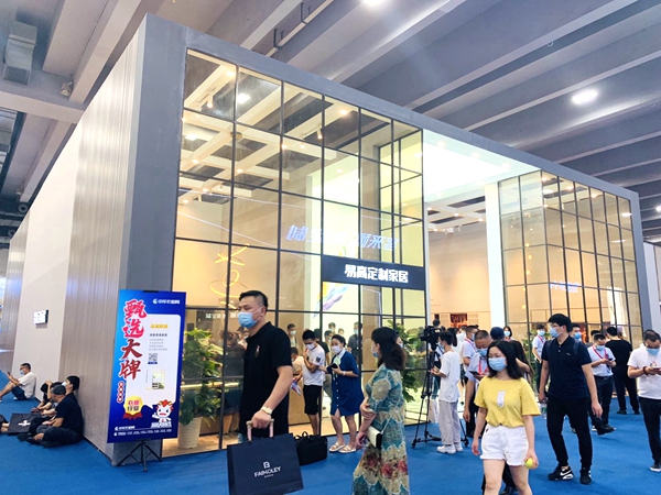 2020中国建博会(广州)丨易高家居品牌发展中心总监张邦文:线上线下相互结合,多线出击抢占市场