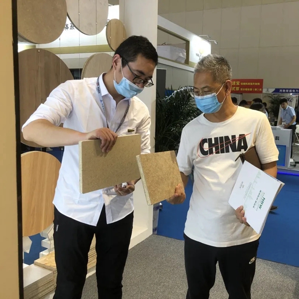 千年舟·澳思柏恩打造健康新风尚 OSB惊艳亮相郑州展会 千年舟·澳思柏恩打造健康新风尚 OSB惊艳亮相郑州展会