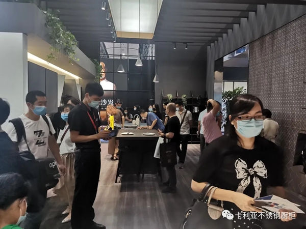 CANLiA卡利亚展厅再现人海 精彩继续不断