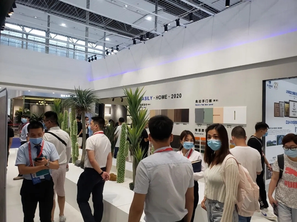 伊仕利家居展馆依旧火热 展现产品实力与魅力