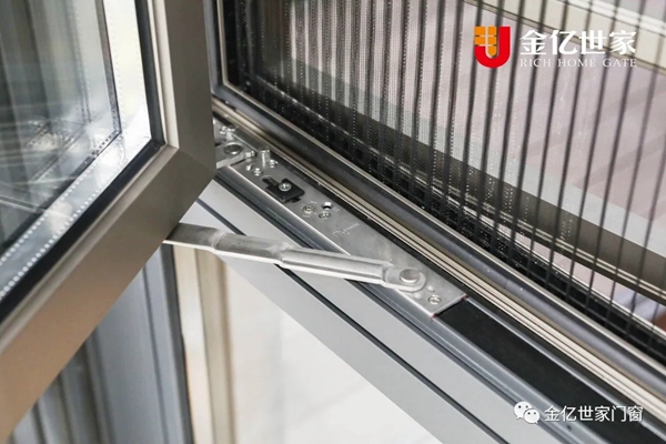 金亿世家门窗新品发布 折叠式纱网让空间更灵活