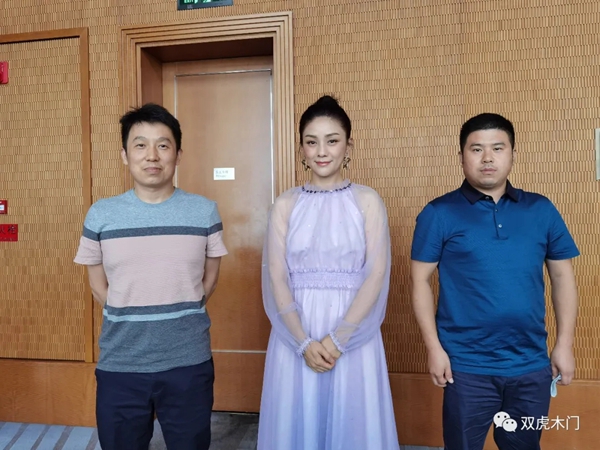 双虎木门续签胡可为双虎代言