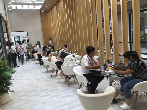 欧诺门窗在2020中国建博会上的精彩瞬间