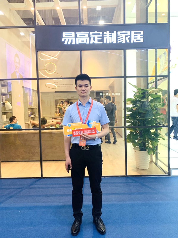 2020中国建博会(广州)丨易高家居品牌发展中心总监张邦文:线上线下相互结合,多线出击抢占市场