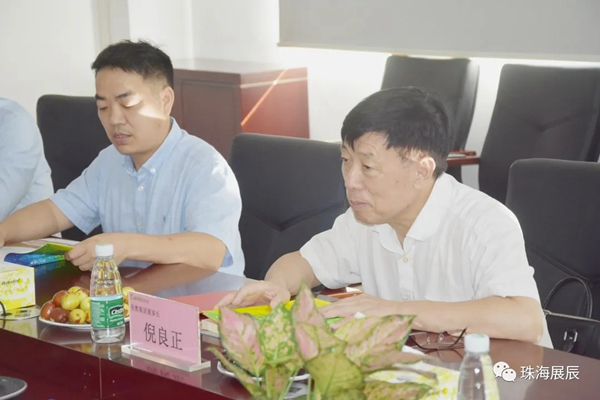 圣奥集团董事长倪良正一行来展辰新材参观考察