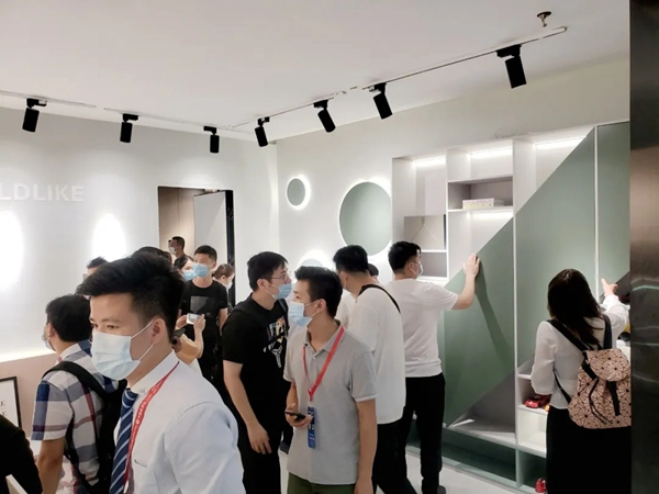 伊仕利家居展馆依旧火热 展现产品实力与魅力
