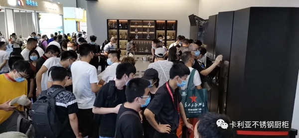 CANLiA卡利亚展馆热度不减 大批观展者簇拥而至