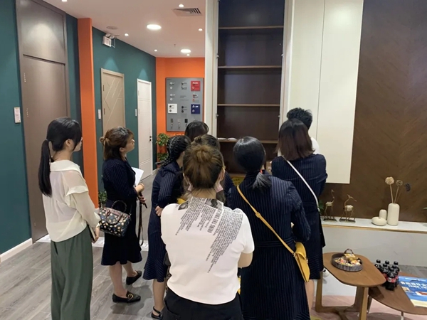 益圆木门重庆店与四川巴中店学习交流会圆满结束