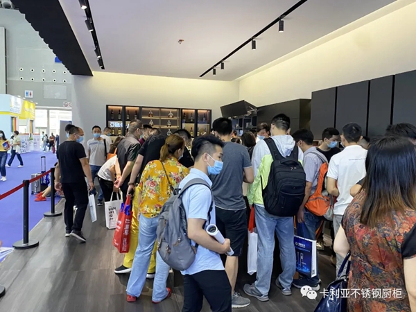 CANLiA卡利亚展厅再现人海 精彩继续不断 CANLiA卡利亚展厅再现人海 精彩继续不断