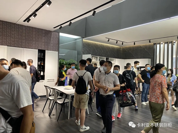 CANLiA卡利亚展厅再现人海 精彩继续不断