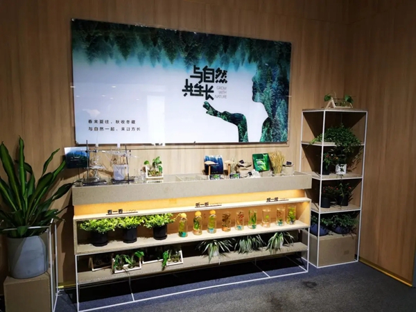 亚丹家居展馆带来诚意新品 建博会首日引爆人潮