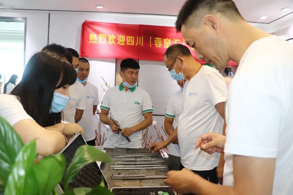 威必驰五金佛山营销中心迎来四川蓉窗汇俱乐部团队参观交流