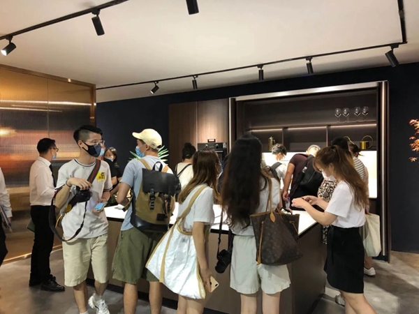 联邦高登全屋定制实力圈粉 新品点亮展馆空间